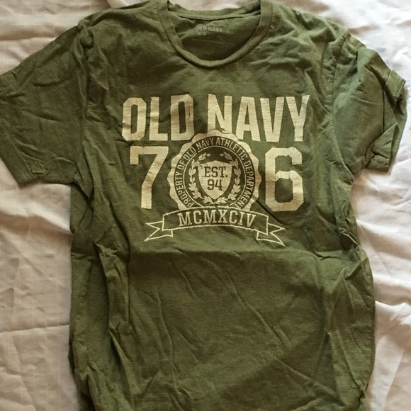 2 Men's Old Navy Graphic T-Shirts. Worn 3 times. - Picture 3 of 4